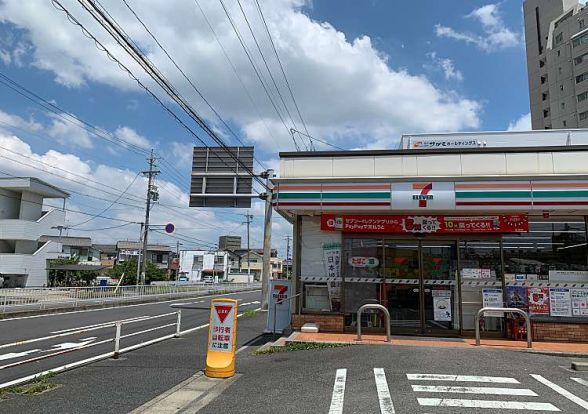 セブンイレブン 名古屋八剣2丁目店の画像