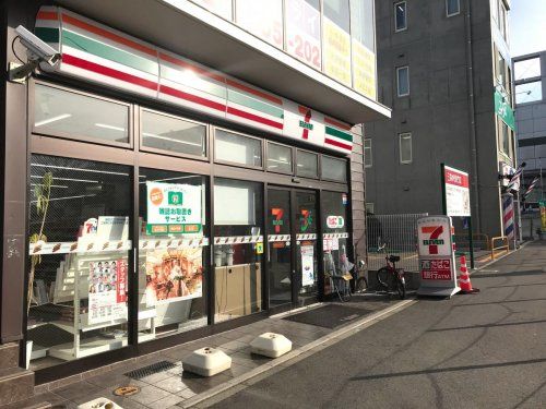 セブンイレブン 福岡香椎駅前店の画像