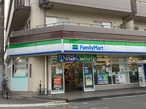 ファミリーマート 長居西店の画像