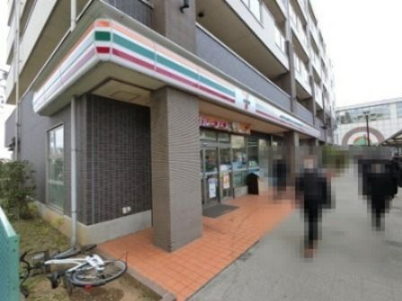 セブンイレブン 飯山満駅前店の画像