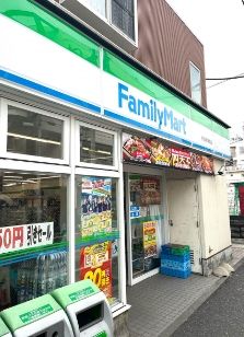 ファミリーマート 和田町駅南店の画像