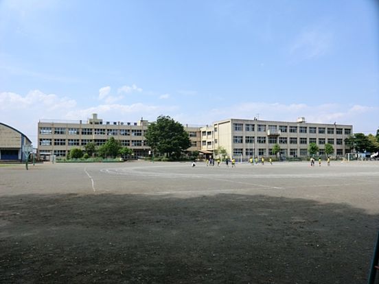 入間市立　上藤沢中学校の画像