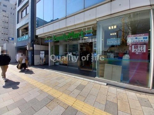 ファミリーマート 北青山三丁目店の画像