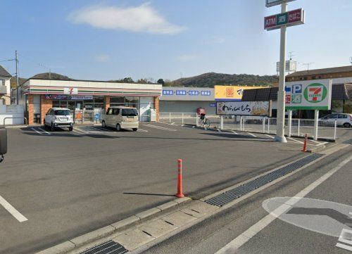 セブンイレブン 岡山山崎店の画像