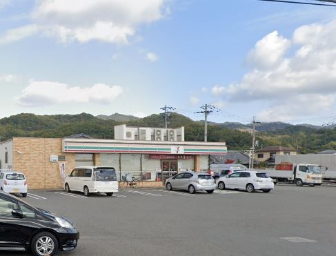 セブンイレブン 岩出新田広芝店の画像