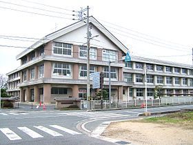 鳥取市立湖山西小学校の画像