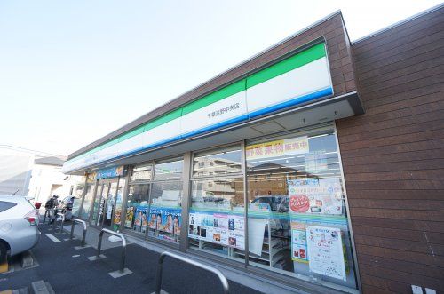 ファミリーマート 千葉浜野中央店の画像