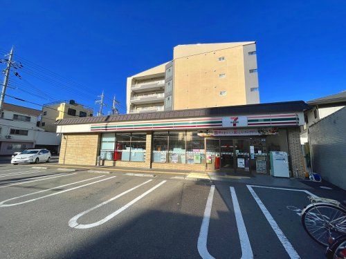 セブンイレブン 葛野大路花屋町店の画像