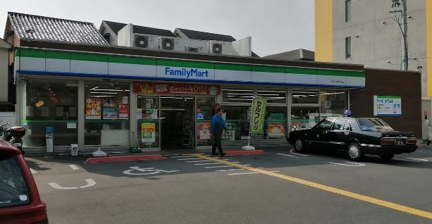 ファミリーマート 枚方牧野本町店の画像