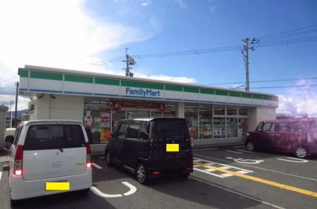 ファミリーマート 泉佐野鶴原店の画像