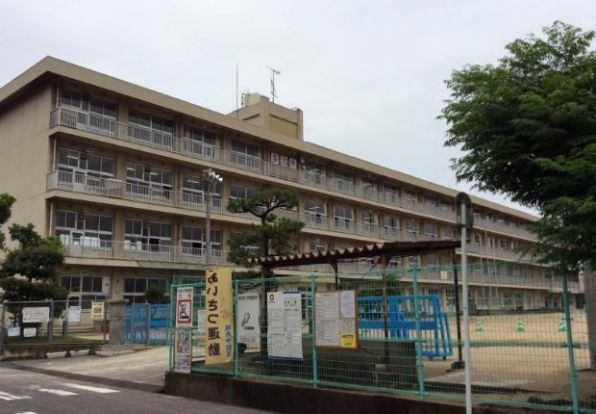 福山市立多治米小学校の画像