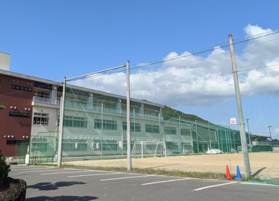 岡山市立瀬戸中学校の画像