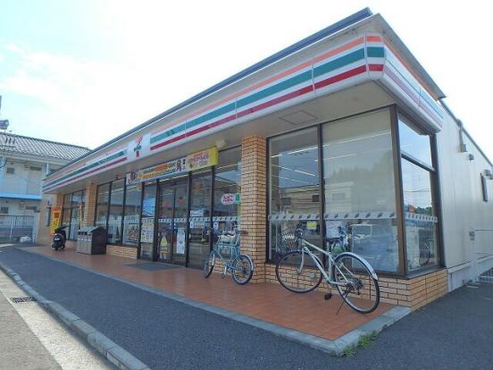 セブンイレブン 横浜新吉田東3丁目店の画像