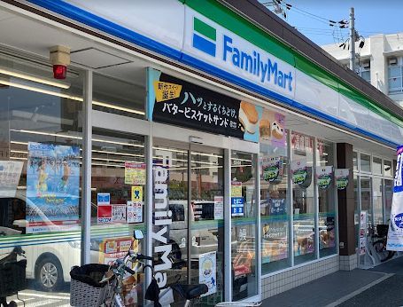 ファミリーマート 西成松店の画像