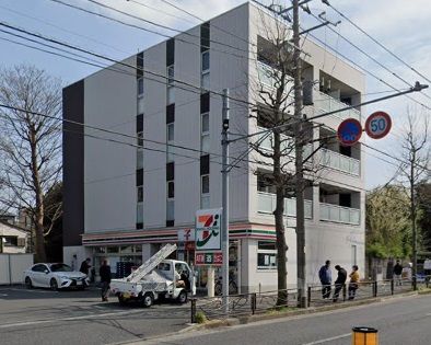 セブンイレブン 川崎中丸子店の画像