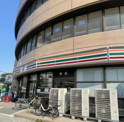 セブンイレブン 名古屋吹上駅前店の画像