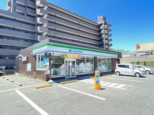 ファミリーマート 瀬戸北山店の画像