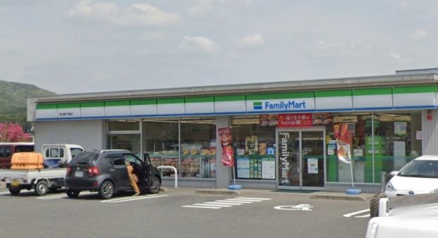 ファミリーマート 岡山瀬戸万富店の画像