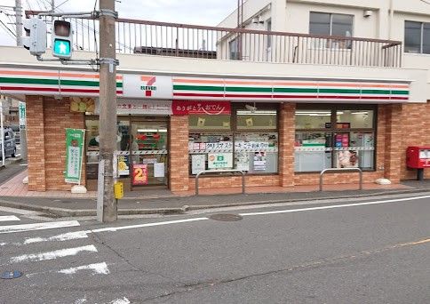 セブンイレブン 横浜上菅田町店の画像