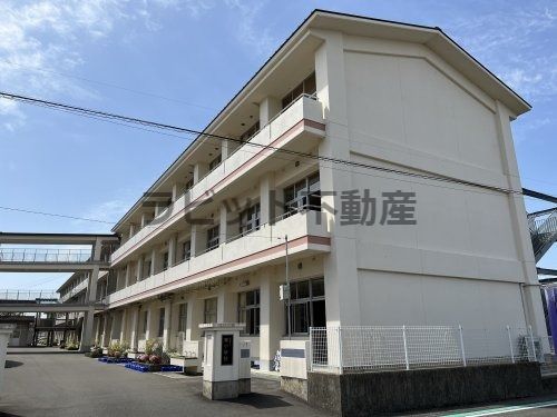 東小学校の画像