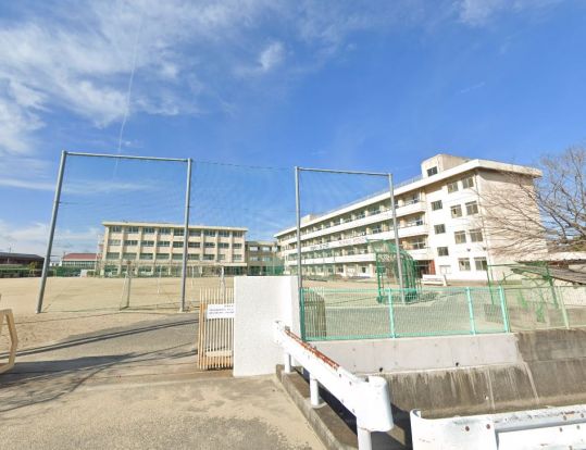 岡山市立芳明小学校の画像