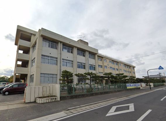 岡山市立芳田中学校の画像
