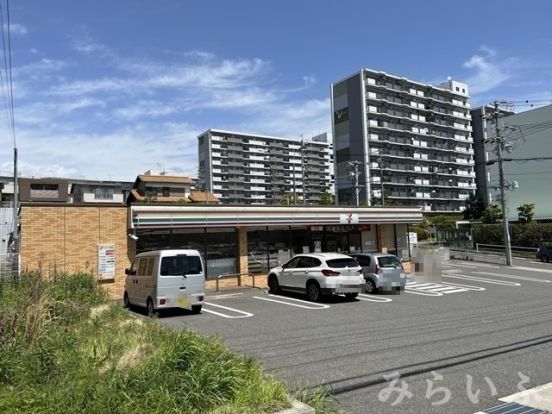 セブンイレブン 名古屋光が丘２丁目店の画像