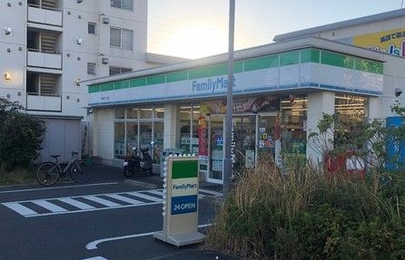 ファミリーマート サンズ高田東一丁目店の画像