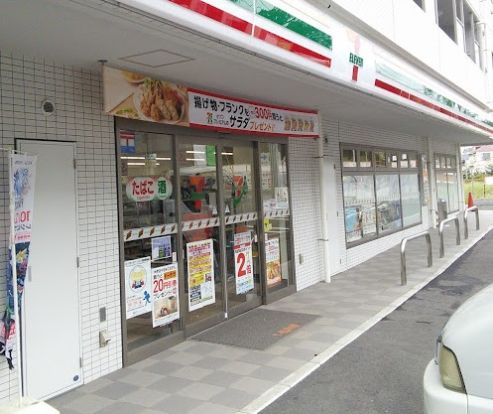 セブンイレブン 横浜西大口店の画像