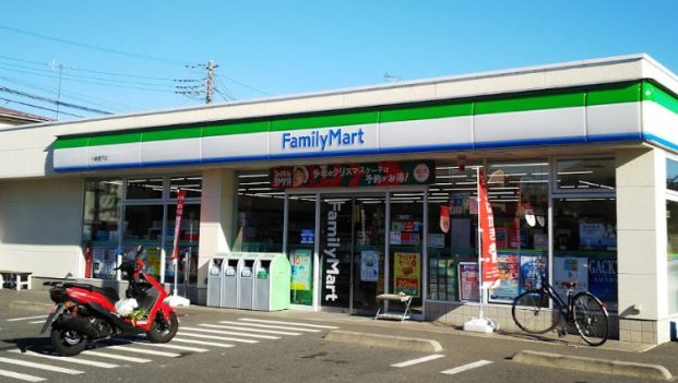 ファミリーマート　川崎登戸店の画像
