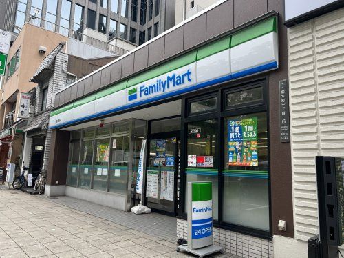 ファミリーマート 靱公園前店の画像