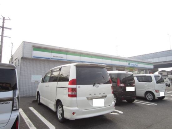 ファミリーマート 岸和田中井町東店の画像