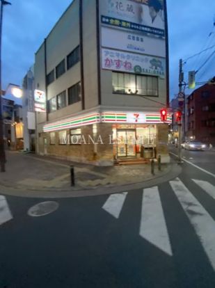 セブンイレブン 熊谷駅東通り店の画像