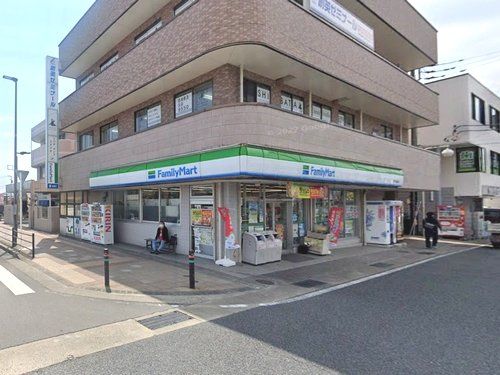 ファミリーマート愛甲石田駅前店の画像