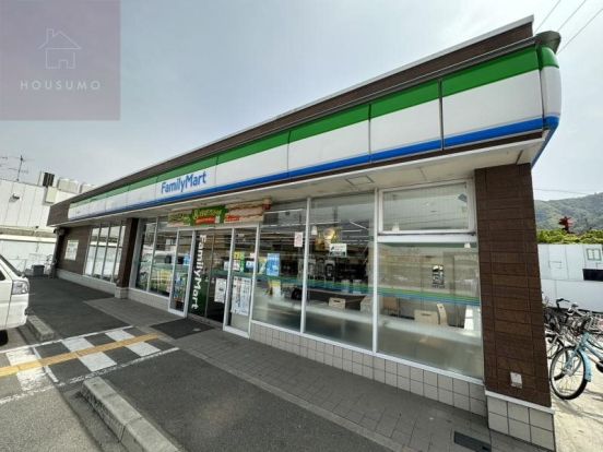 ファミリーマート 八尾郡川店の画像