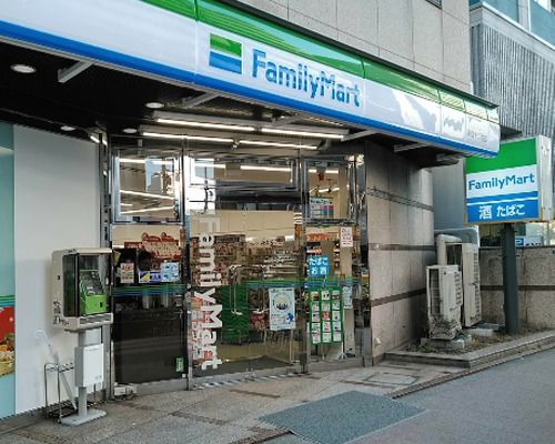 ファミリーマート 新宿十二社店の画像