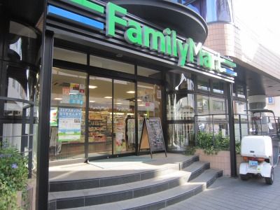 ファミリーマート 南青山四丁目店の画像