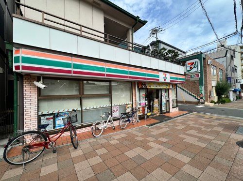 セブンイレブン 神戸新在家駅前店の画像