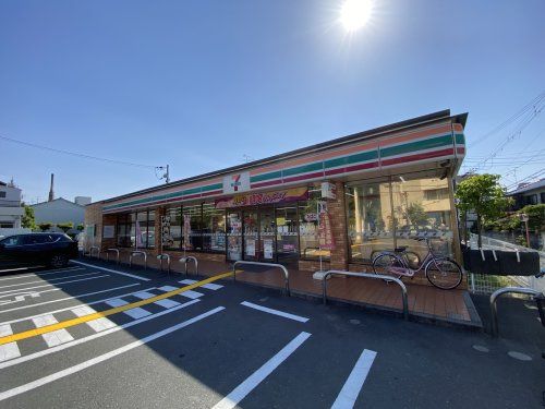 セブンイレブン　四條畷塚脇町店の画像