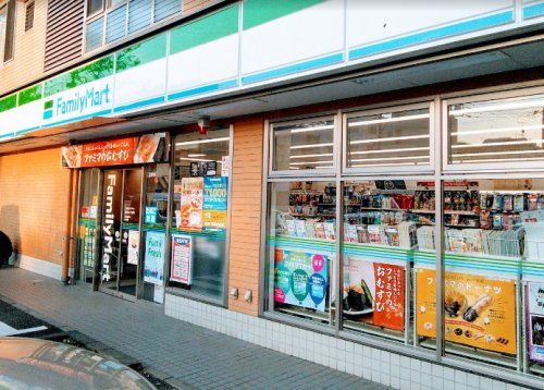 ファミリーマート 東玉川二丁目店の画像