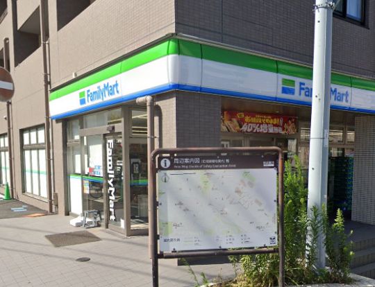 ファミリーマート　県立大学駅前店の画像