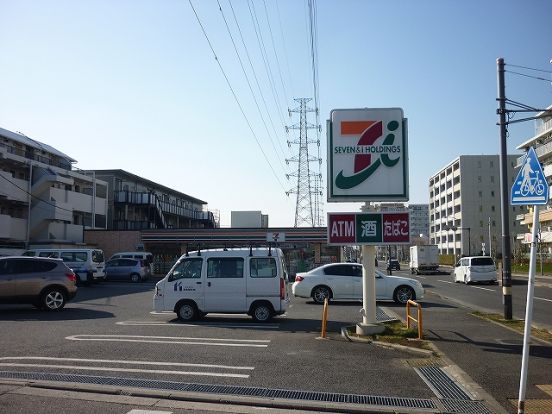 セブンイレブン「横浜綱島6丁目店」の画像