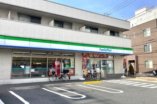 ファミリーマート 東大井三丁目店の画像