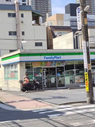 ファミリーマート 新丸子駅東店の画像