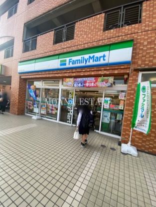 ファミリーマート 坂戸駅北口店の画像