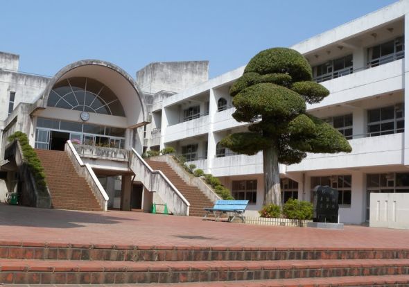 富士見中学校の画像