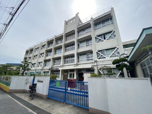 木屋小学校の画像