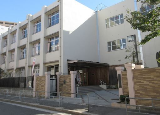 大阪市立三軒家東小学校の画像