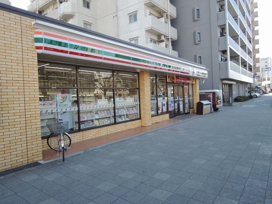 セブンイレブン「横浜鶴見市場富士見町店」の画像