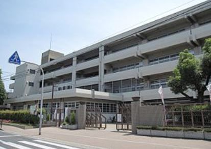 吹田市立第二中学校の画像